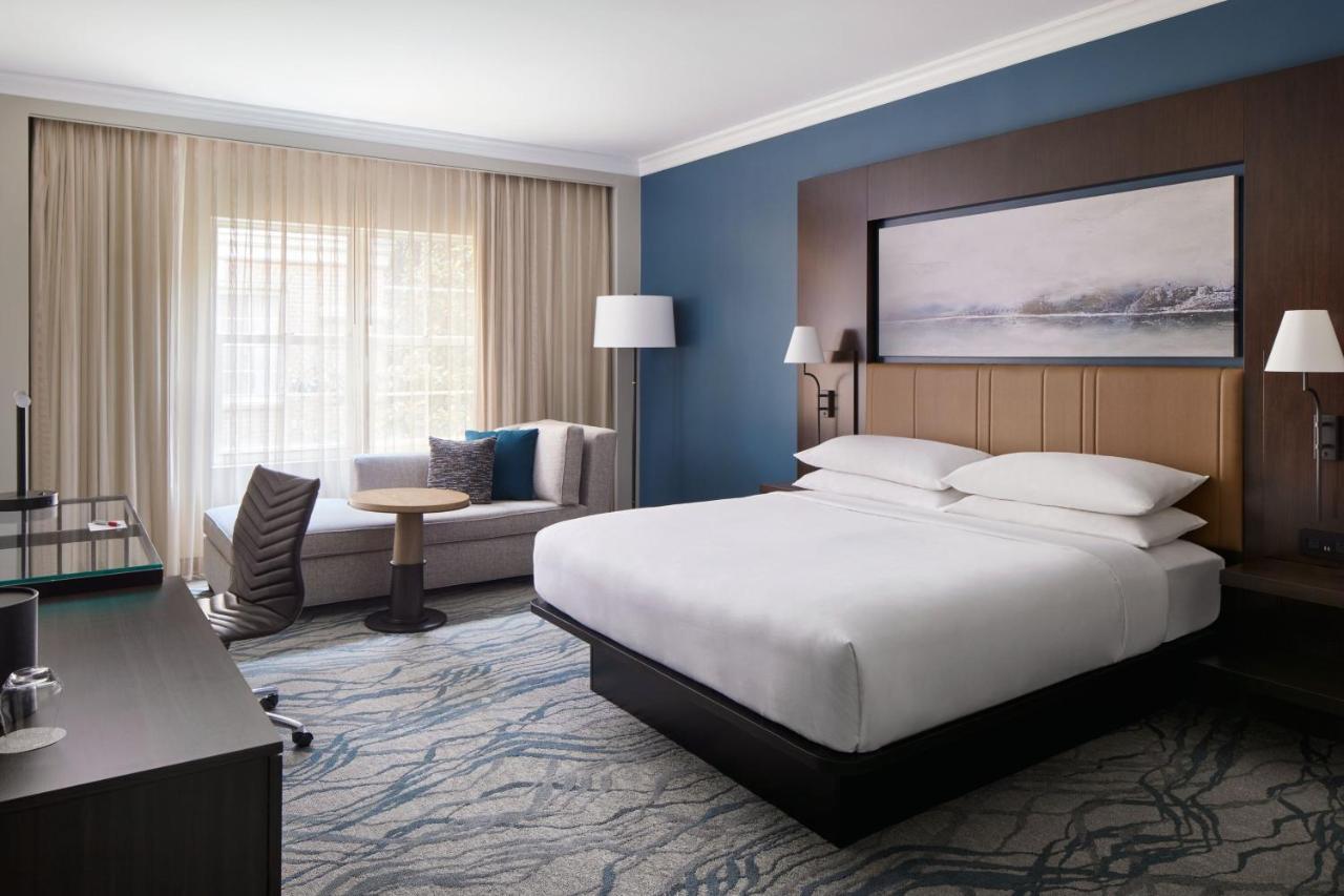 King Room,1554621799:JPEG